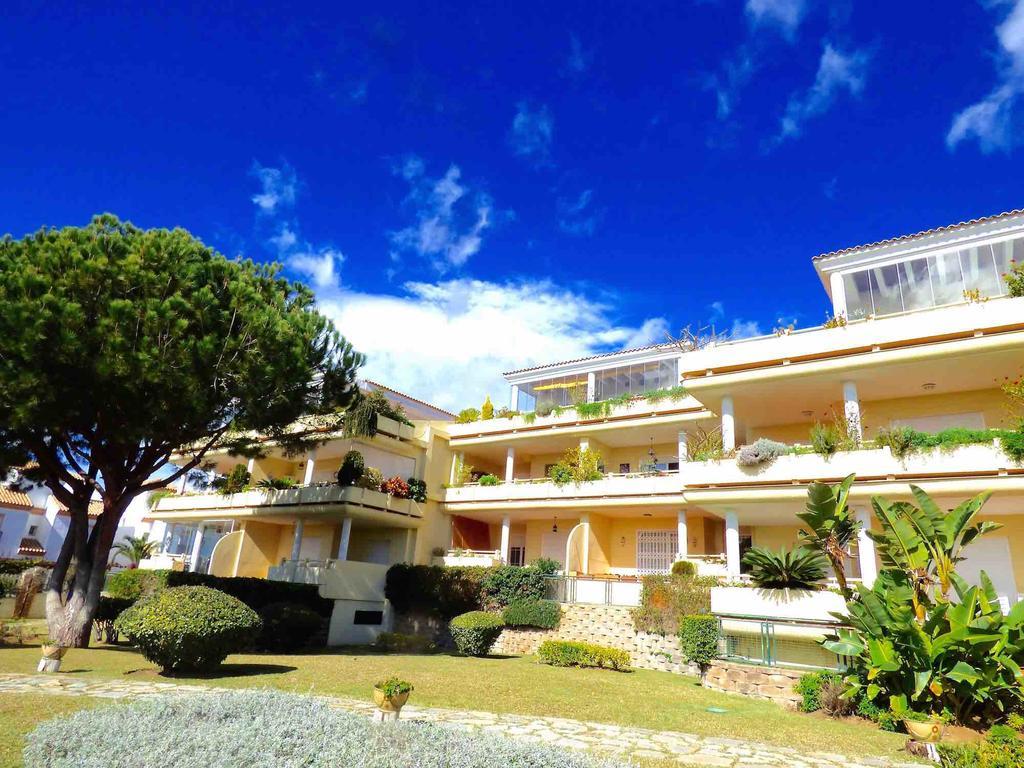 Cabopino, Mimosas